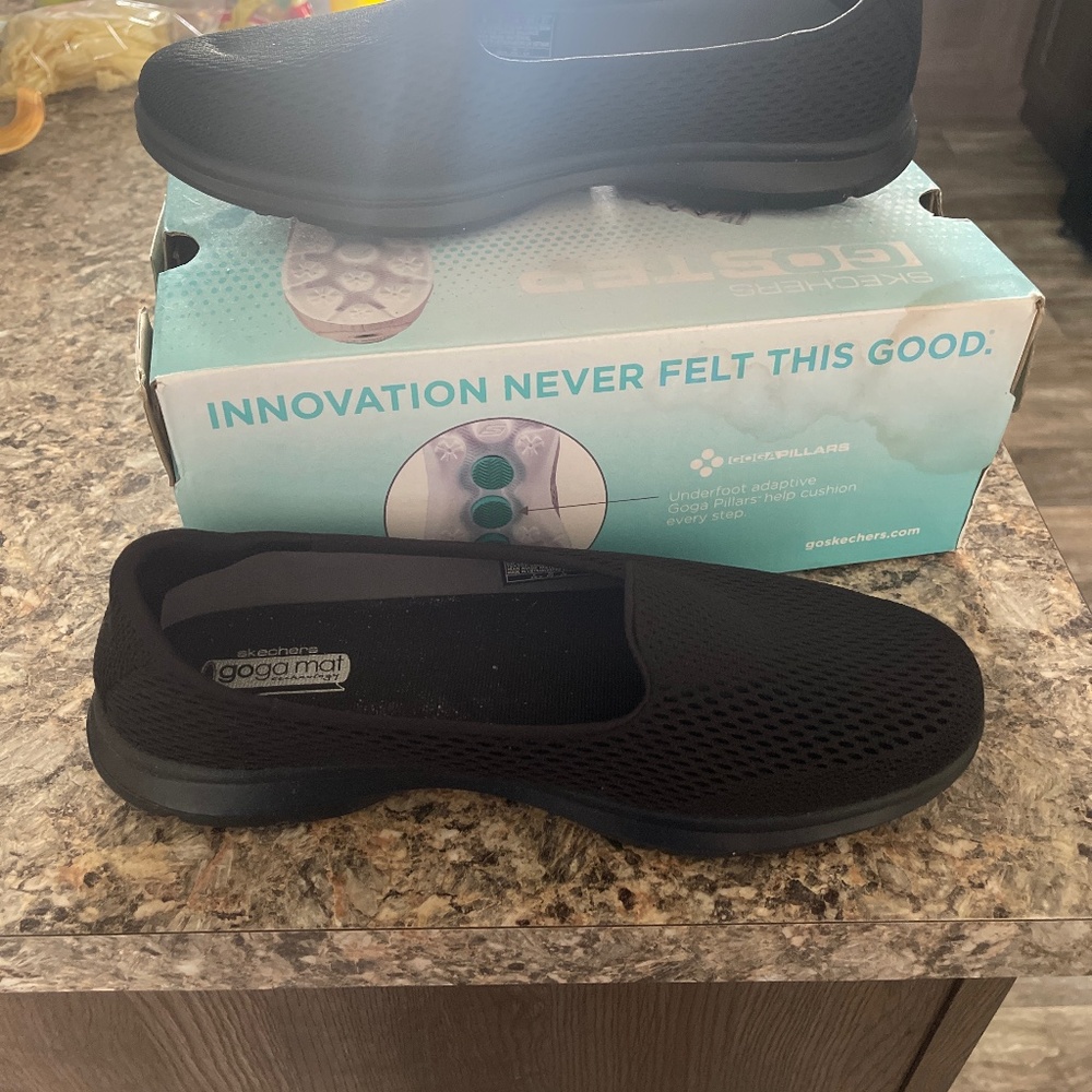 Sketchers Go Step